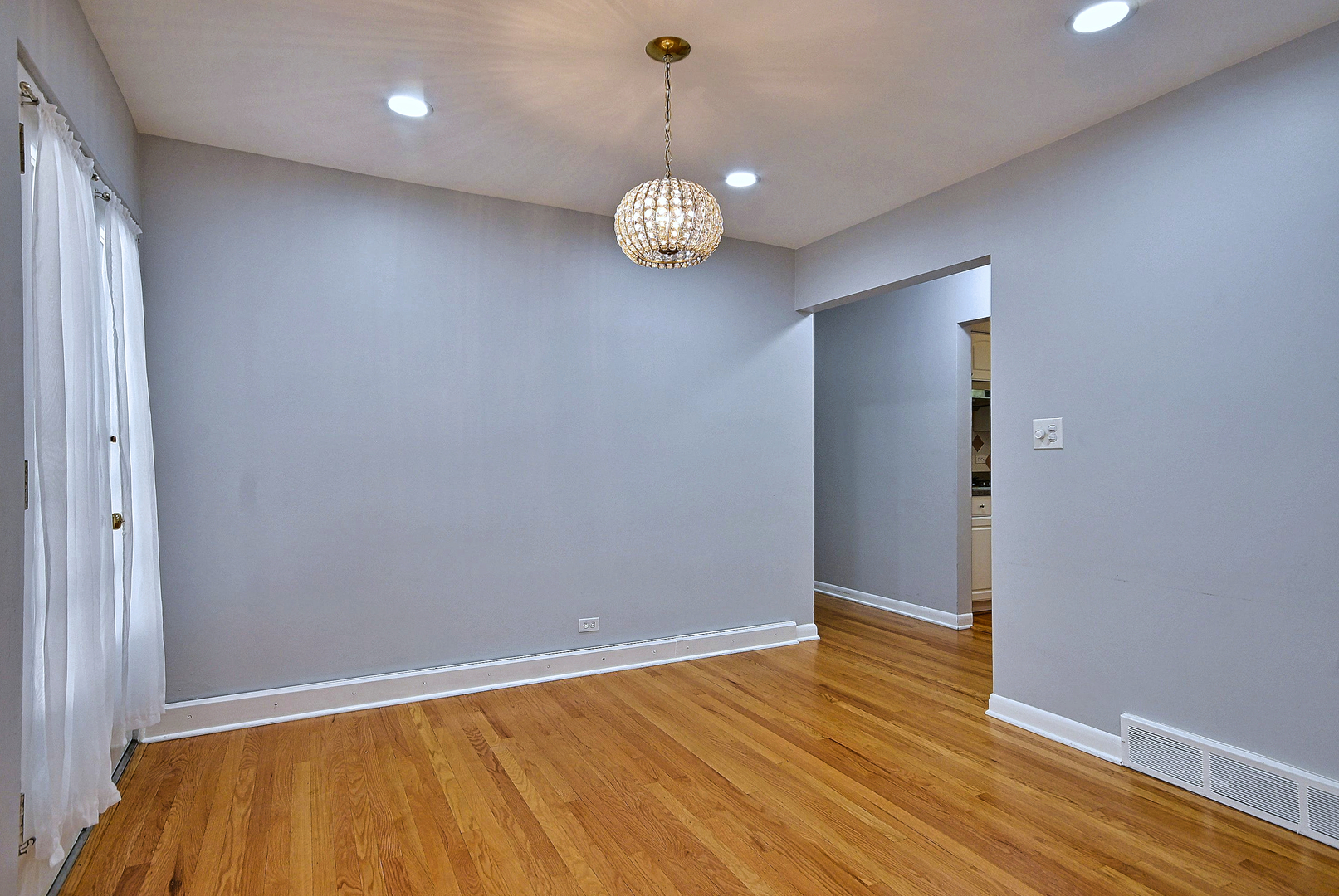 4915 Jerome Avenue