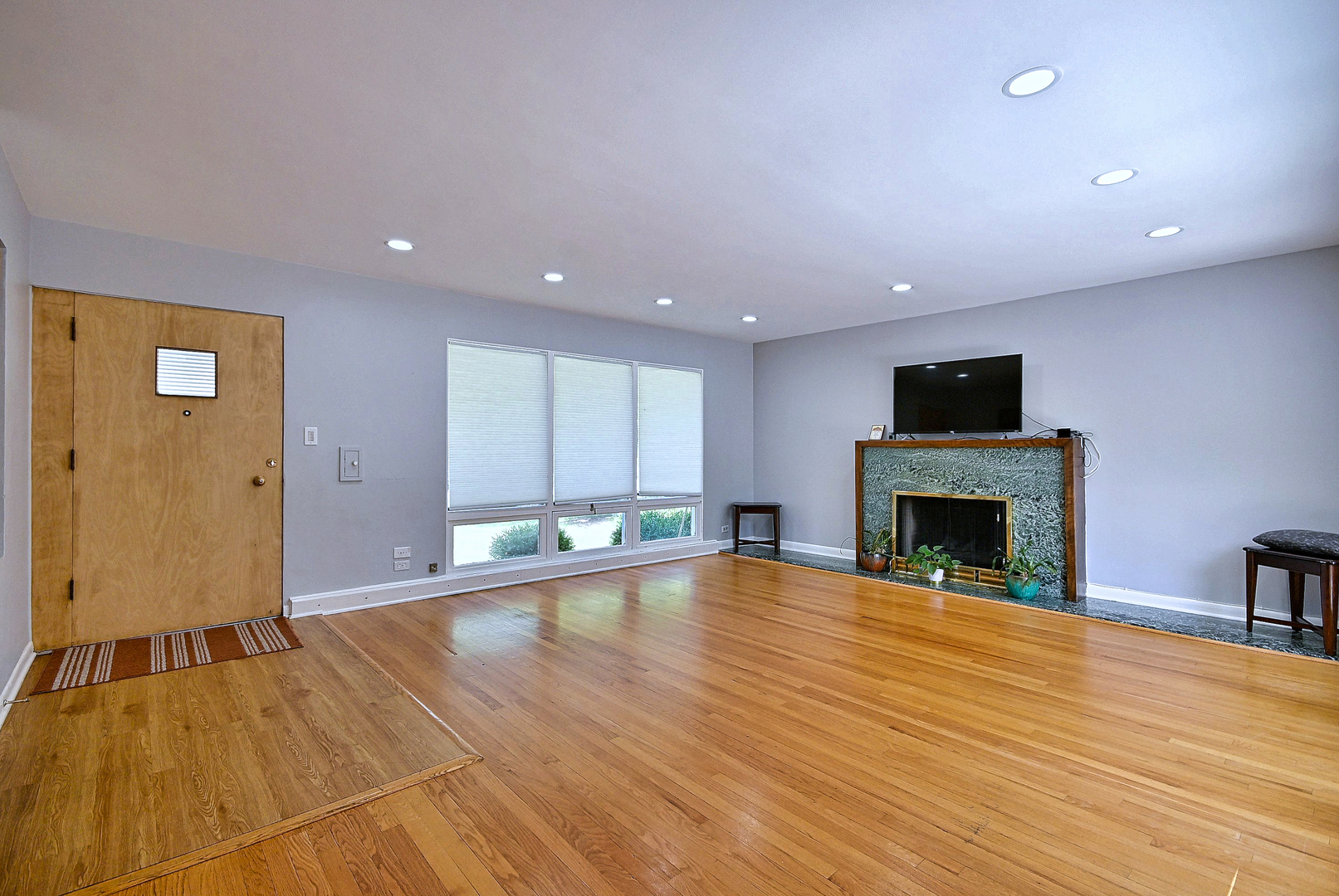 4915 Jerome Avenue