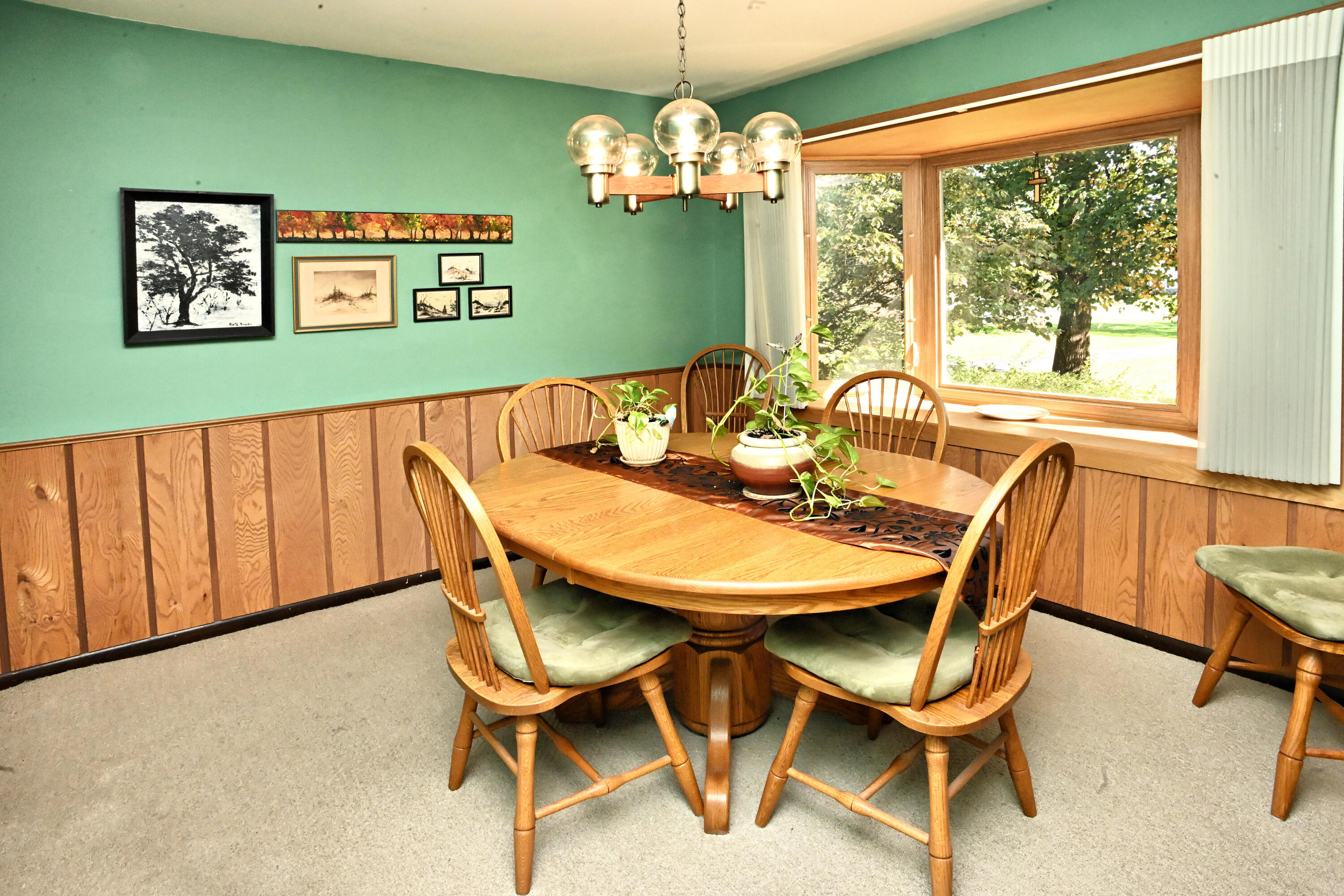 922 N County Line Road