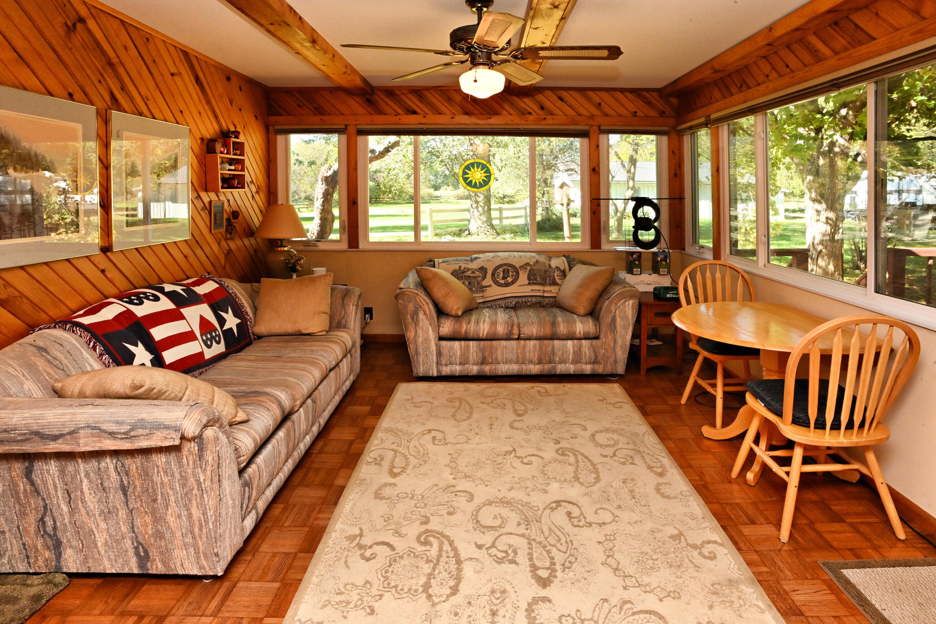 922 N County Line Road