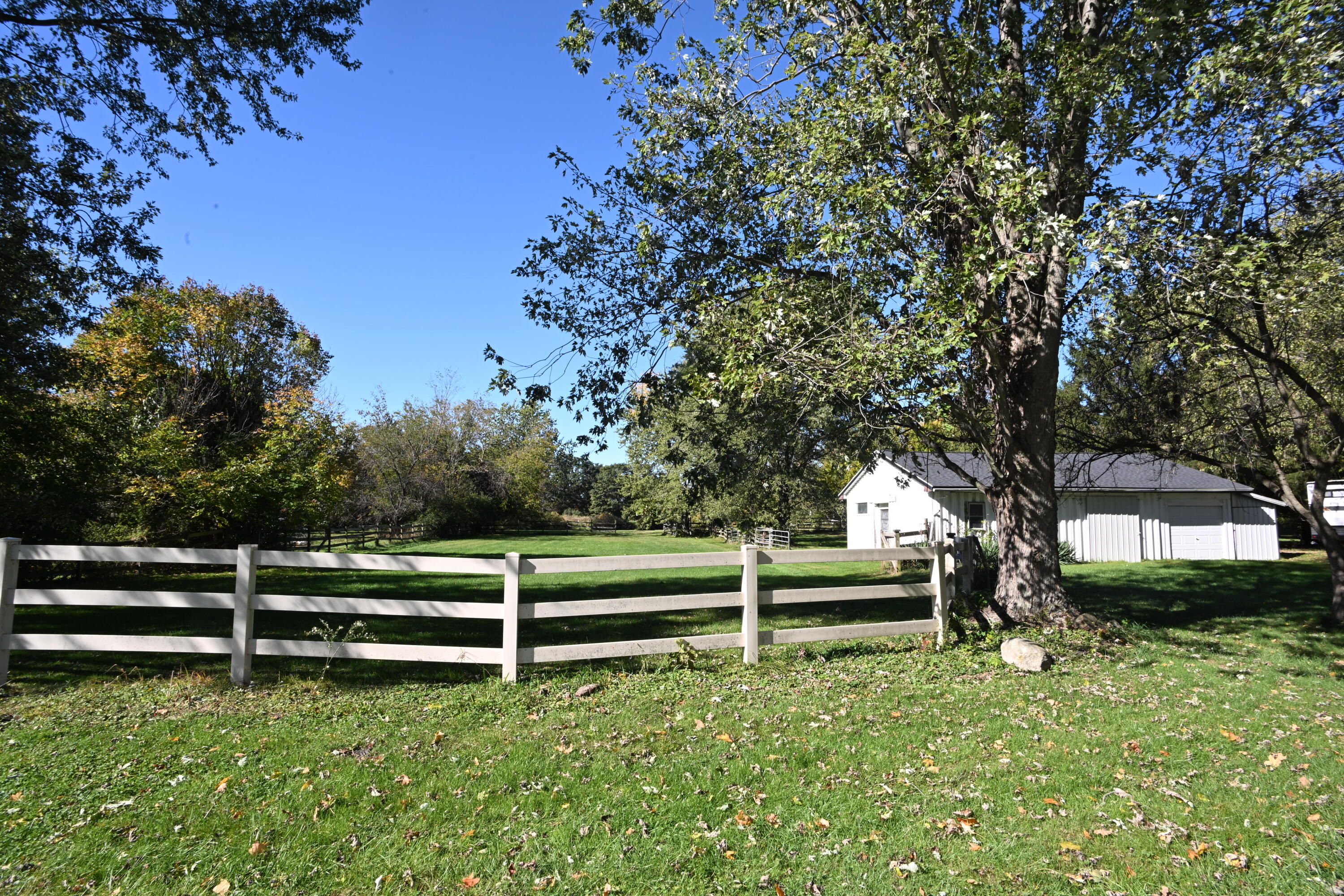 922 N County Line Road