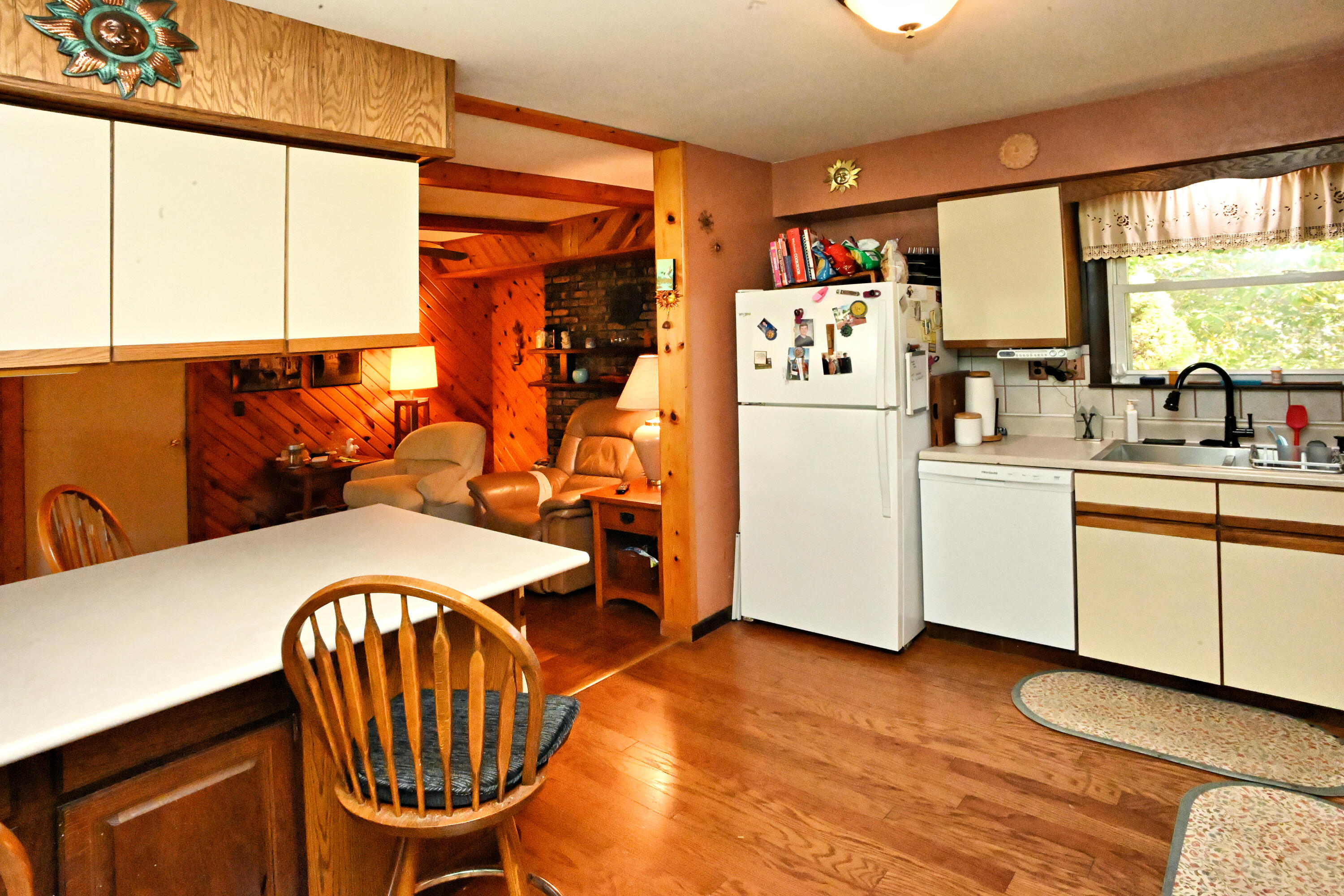 922 N County Line Road