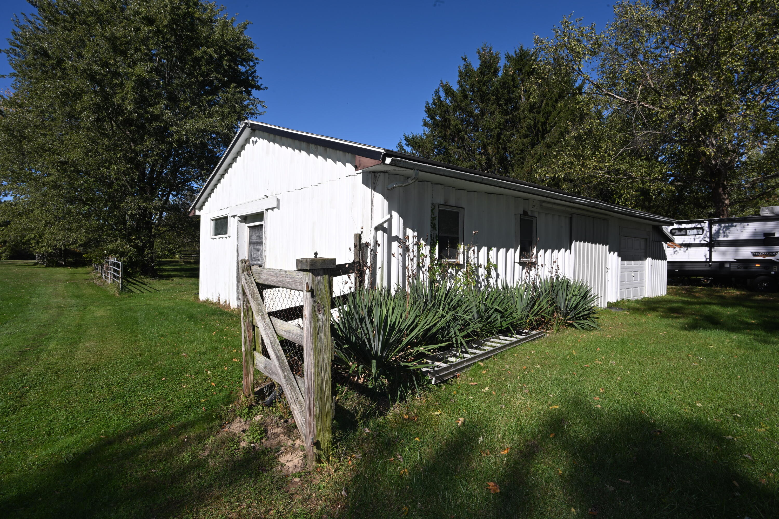 922 N County Line Road