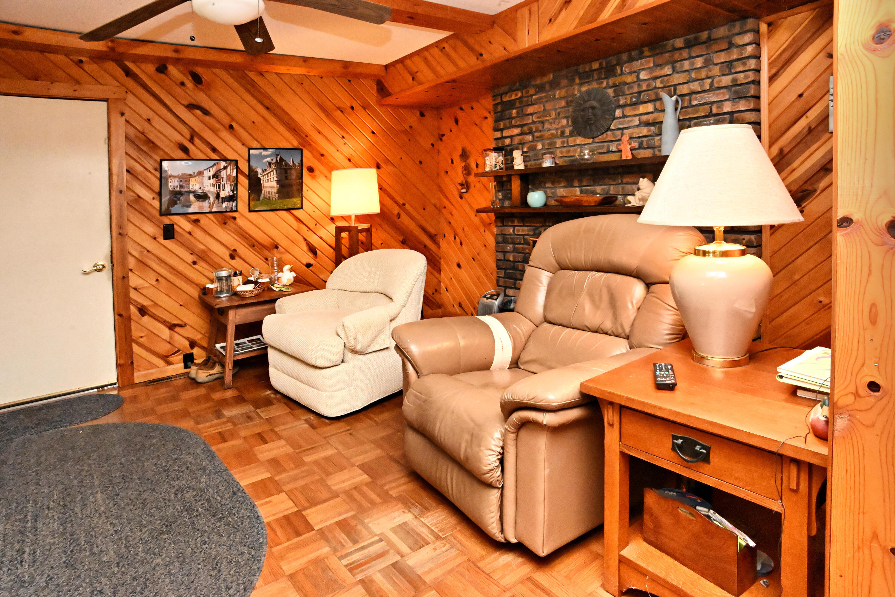 922 N County Line Road
