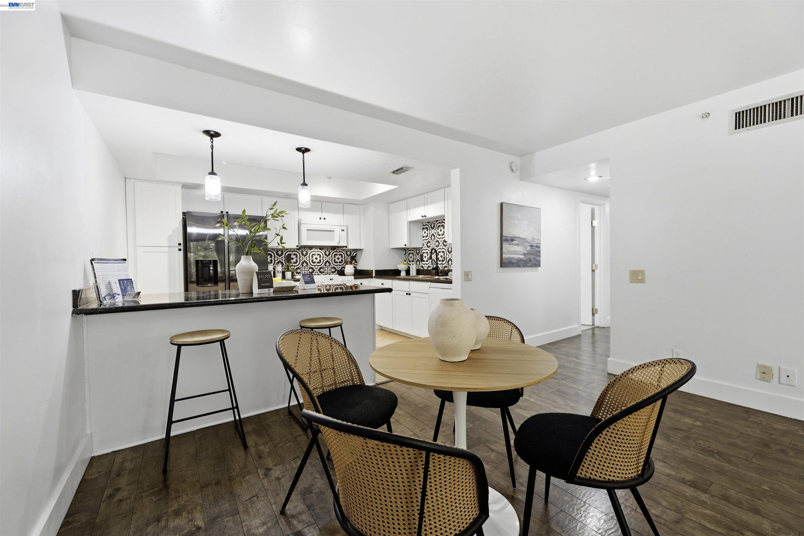 500 N St # 205