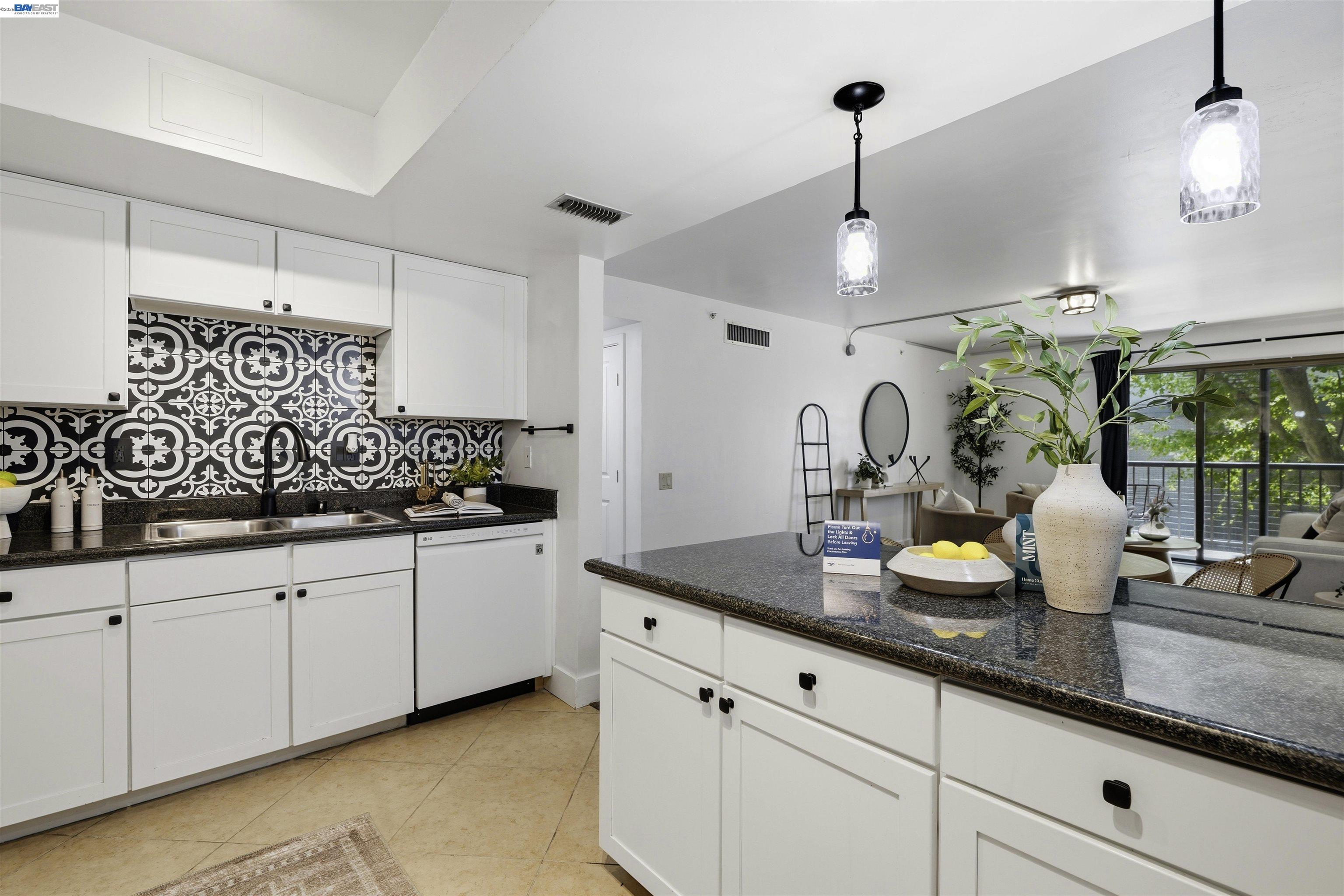 500 N St # 205