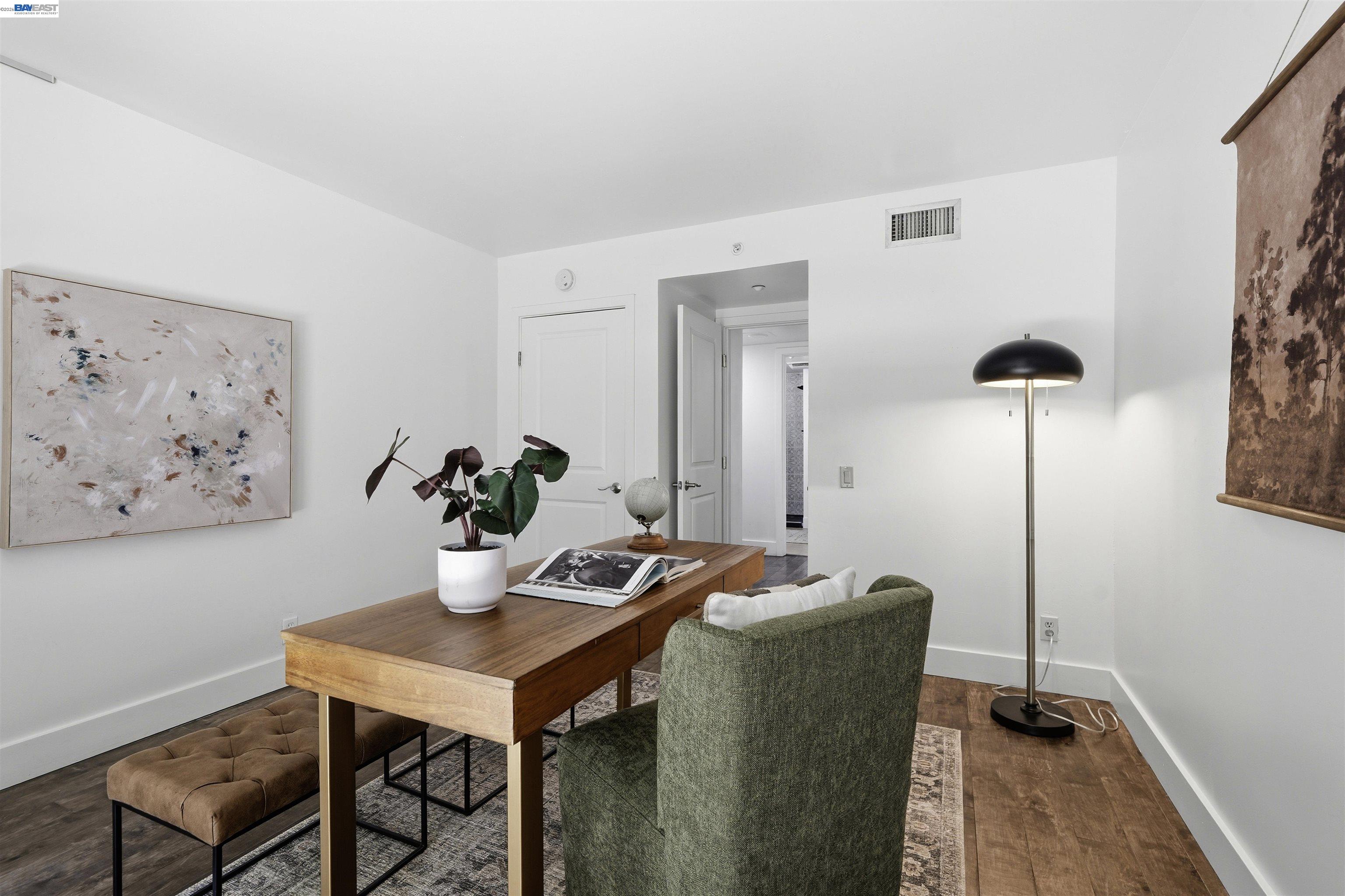 500 N St # 205