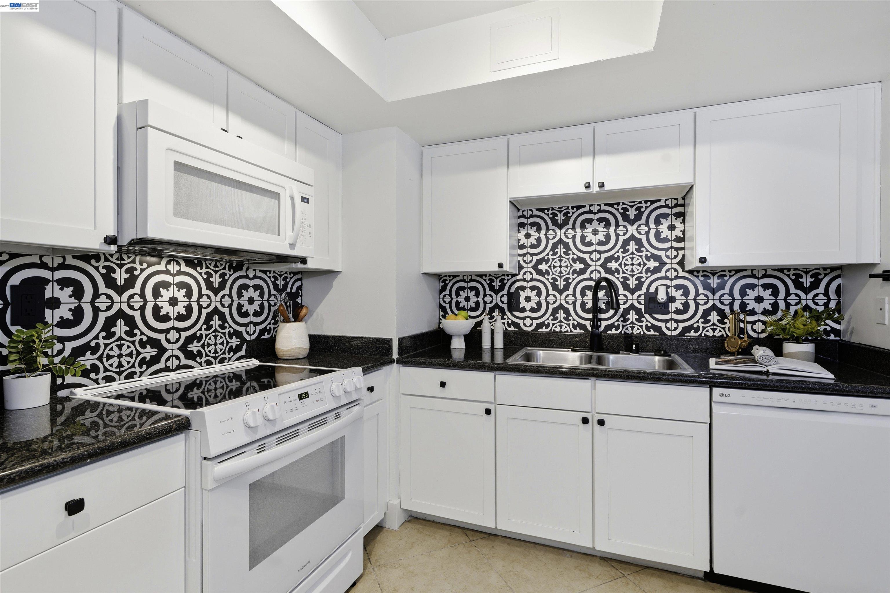 500 N St # 205