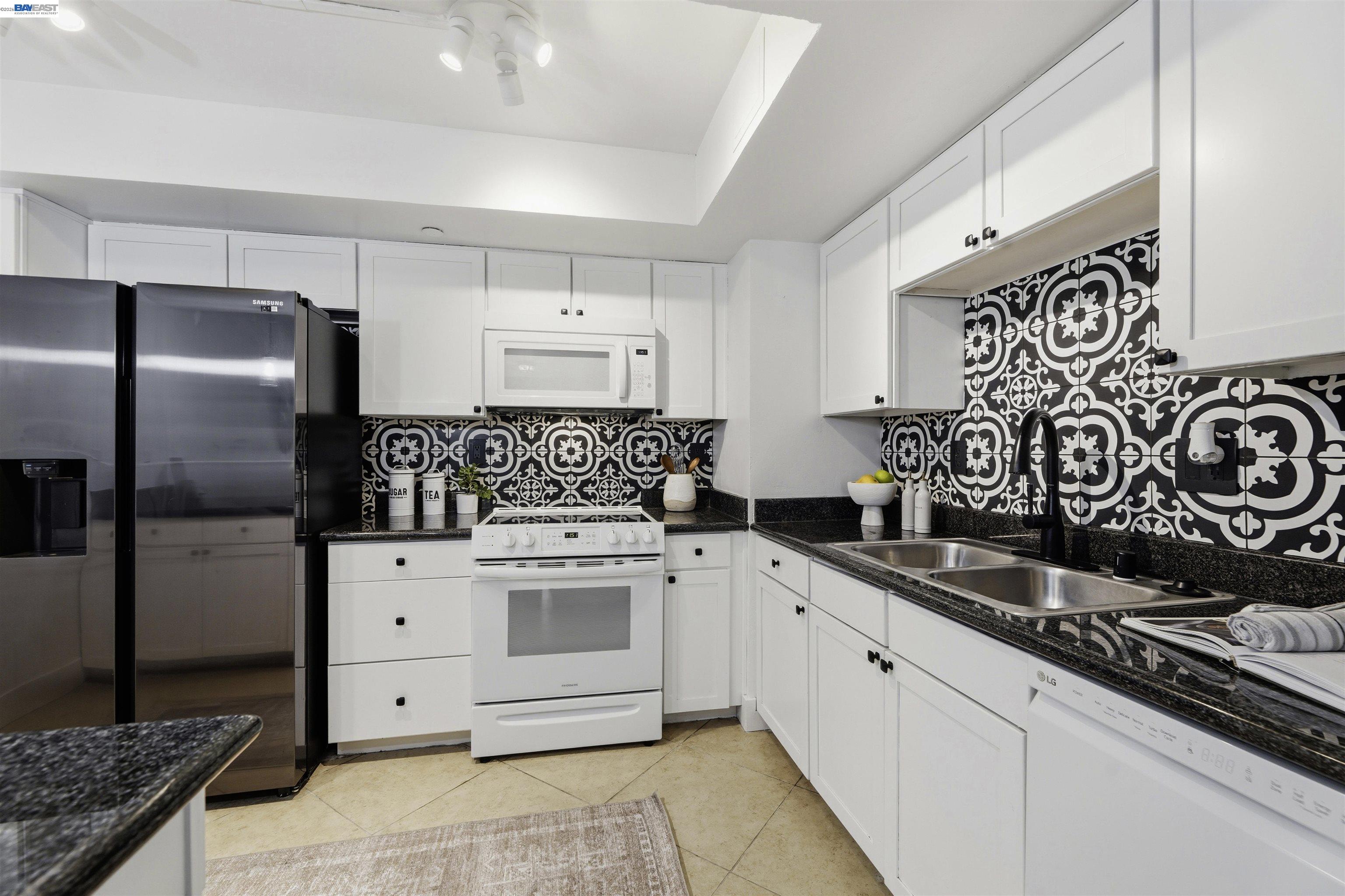 500 N St # 205