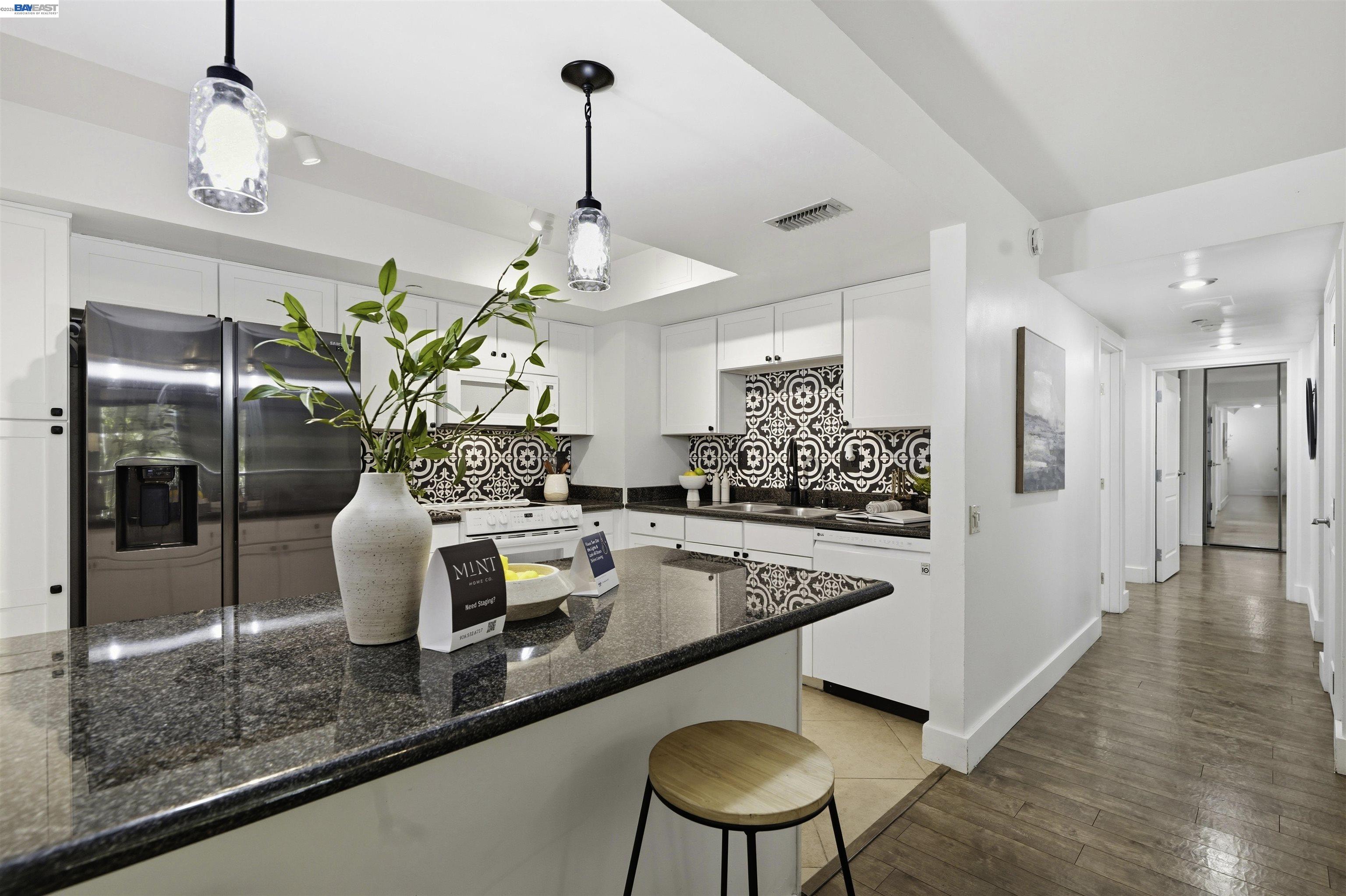 500 N St # 205