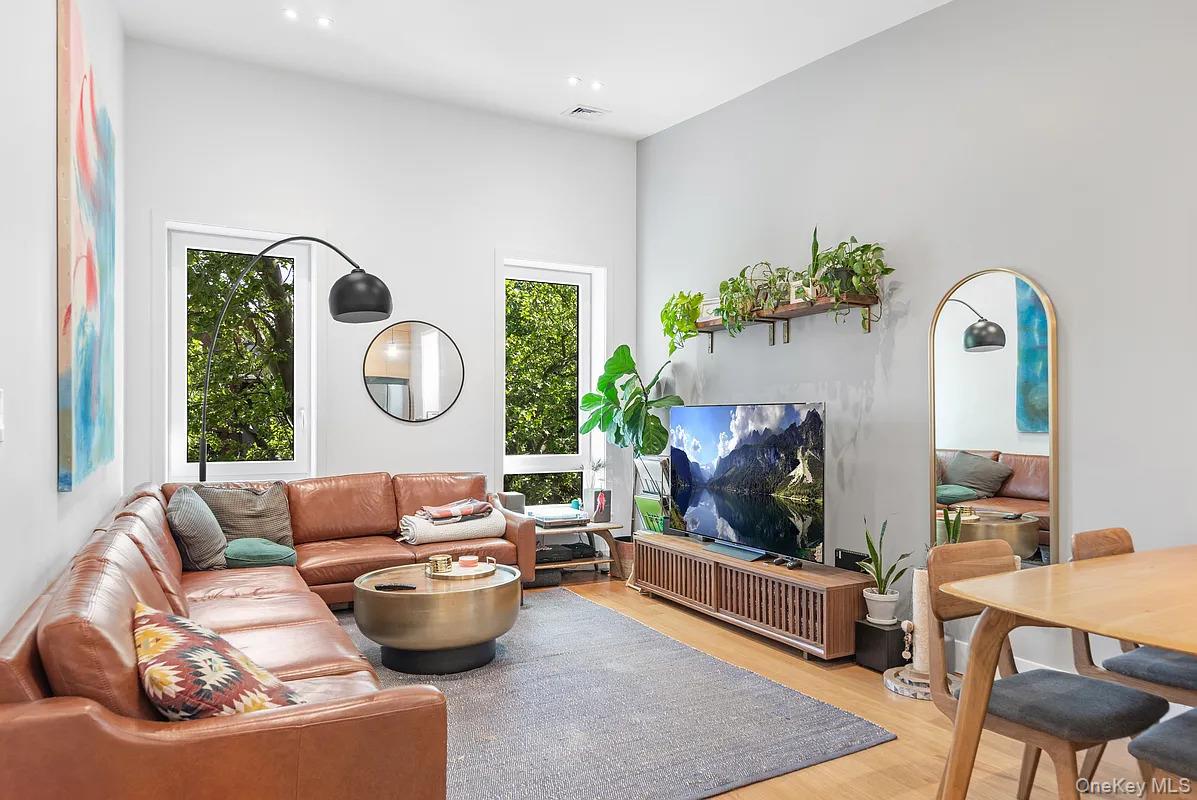 297 Clifton Place Unit: 1
