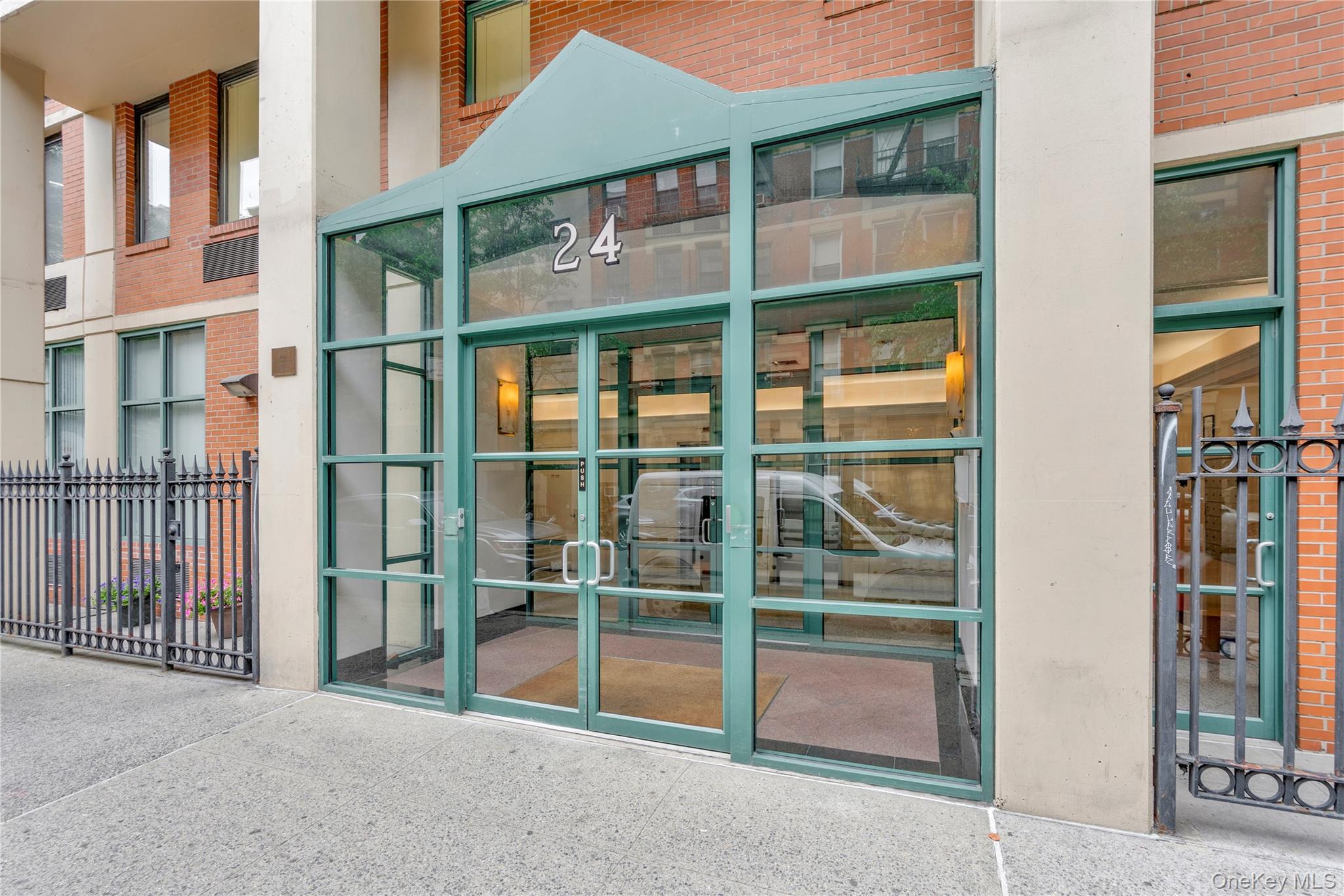 24 E 7th Street Unit: 11B