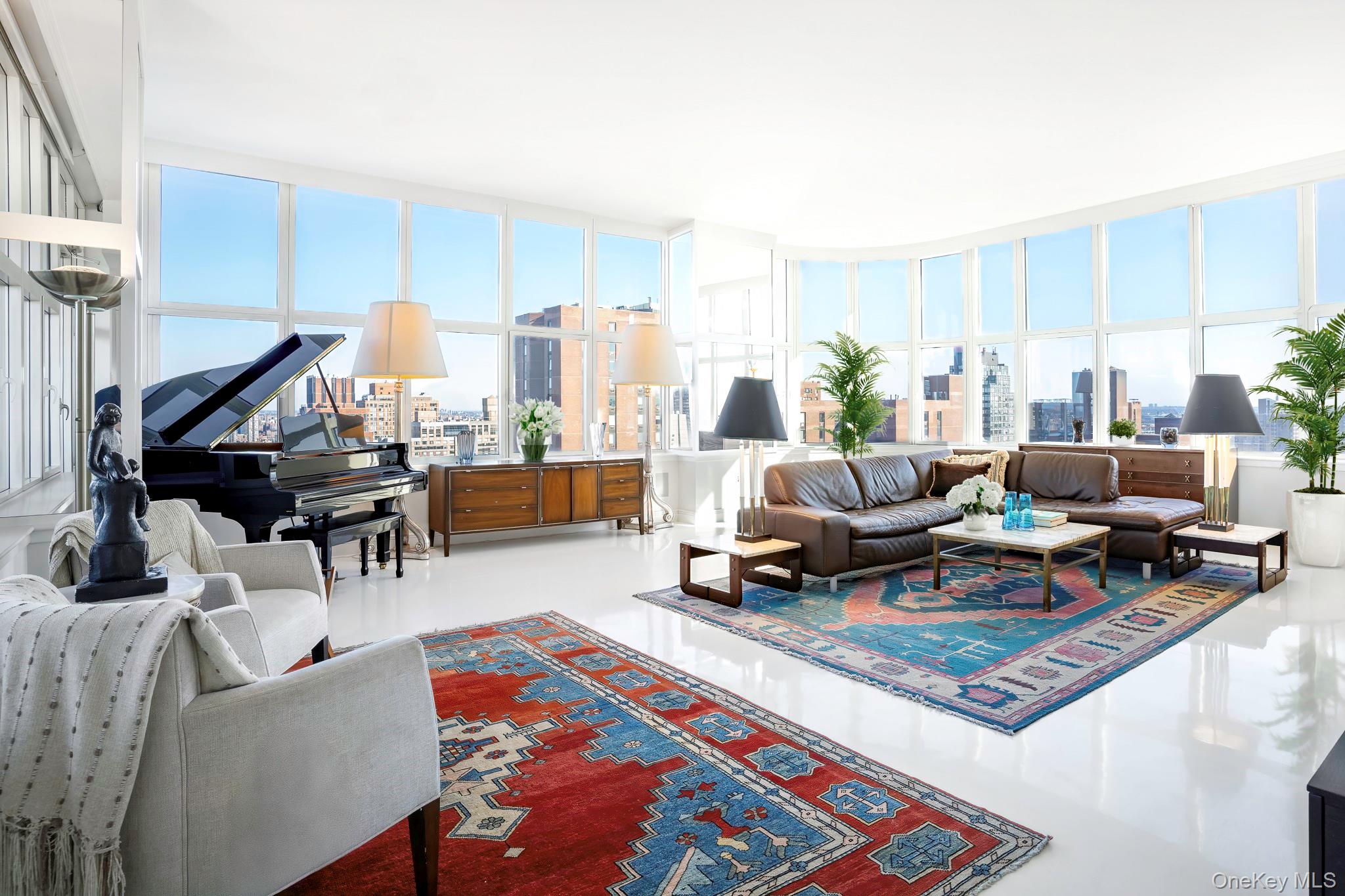 181 E 90th St Unit: PH32A