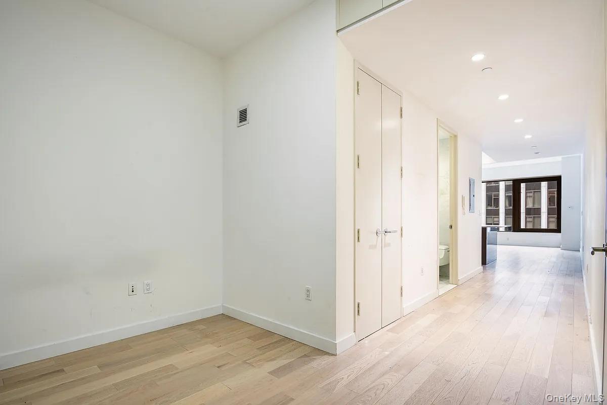 75 Wall Street Unit: 24D