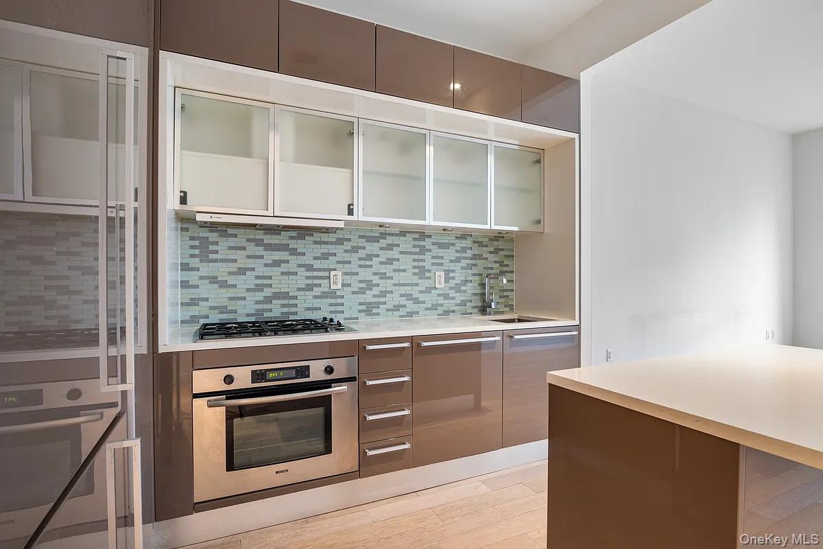 75 Wall Street Unit: 24D