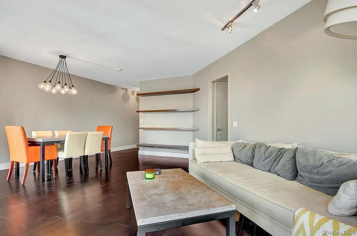 200 E 61st Street Unit: 35B