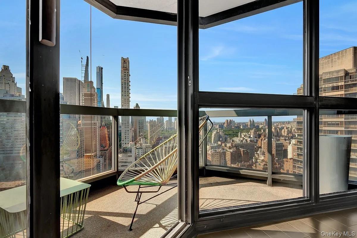 200 E 61st Street Unit: 35B