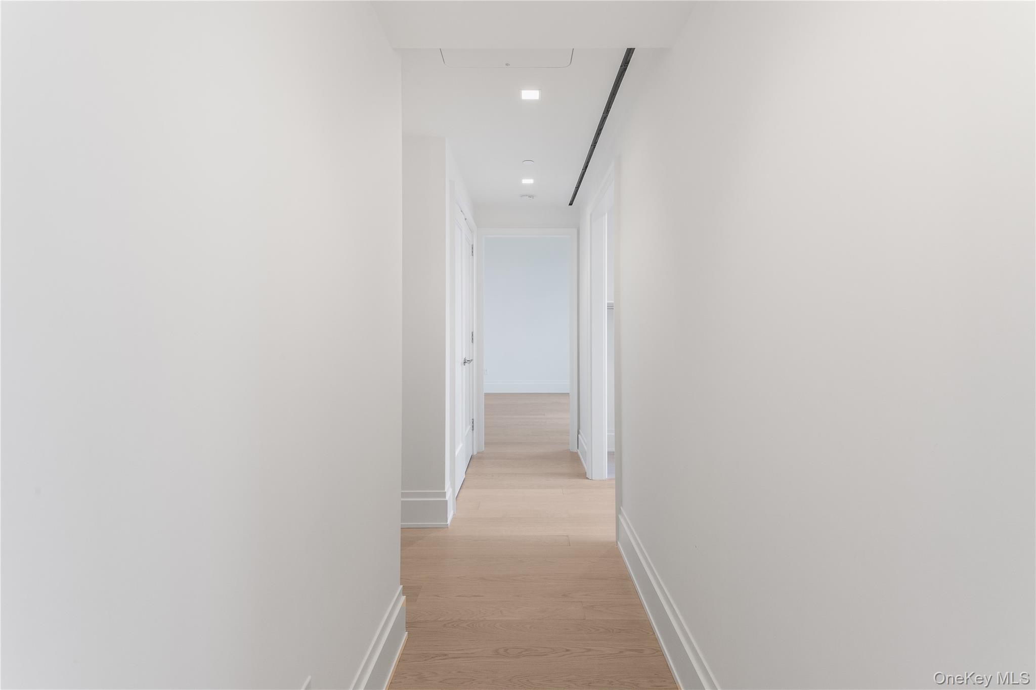 25 Park Row Unit: 34B