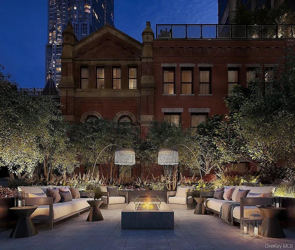 25 Park Row Unit: 34B