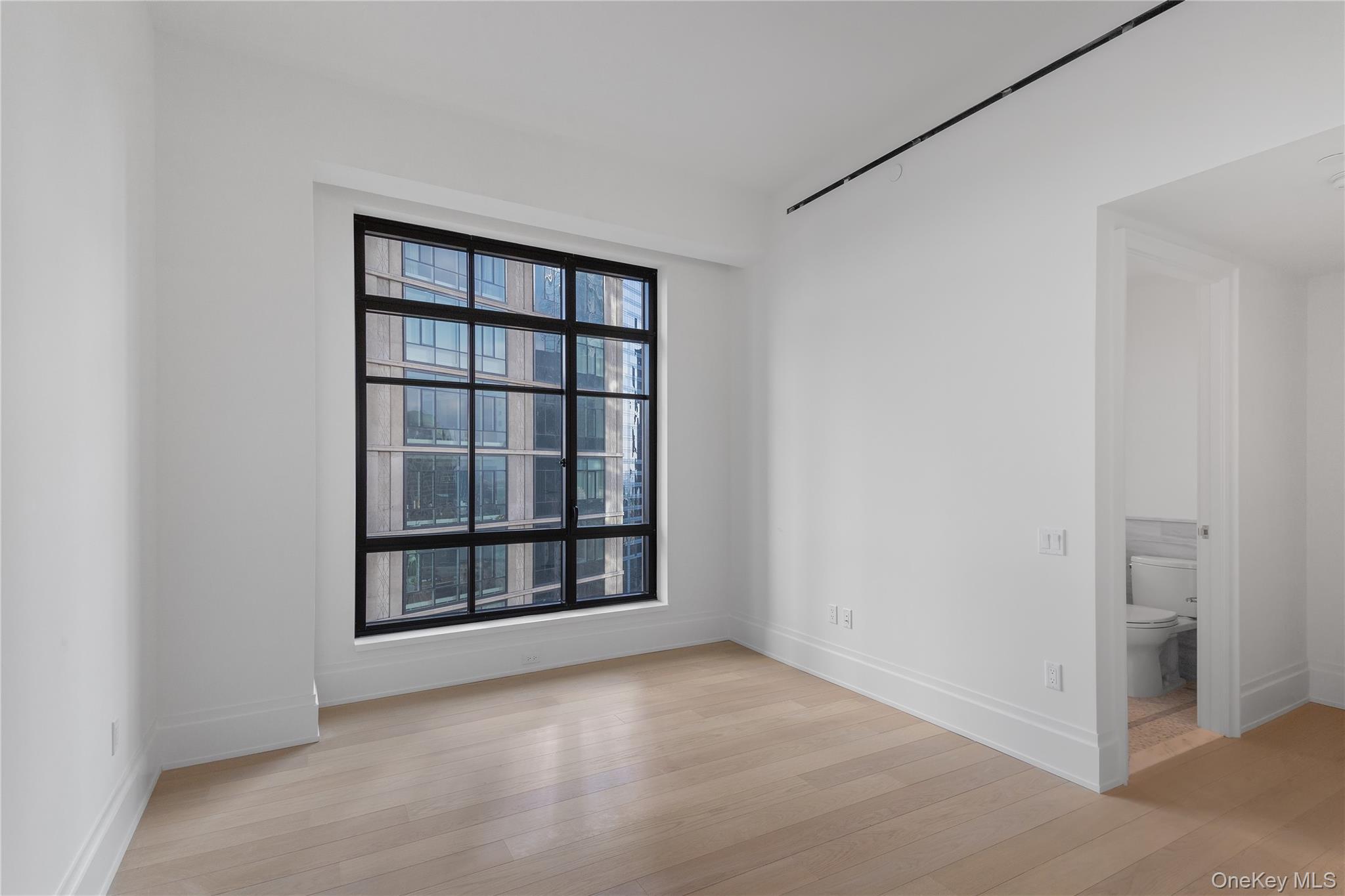 25 Park Row Unit: 34B