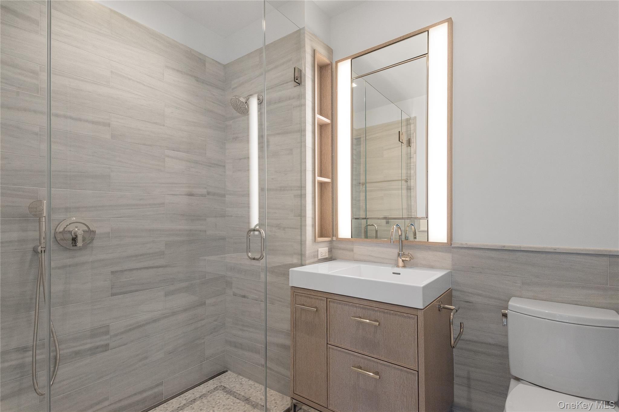 25 Park Row Unit: 34B