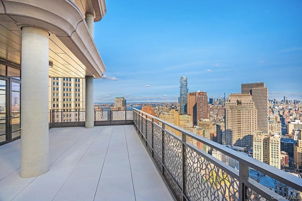 25 Park Row Unit: 34B