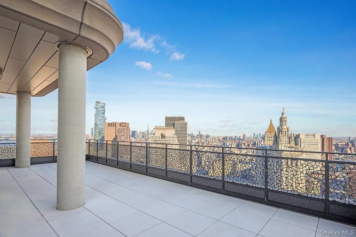 25 Park Row Unit: 34B