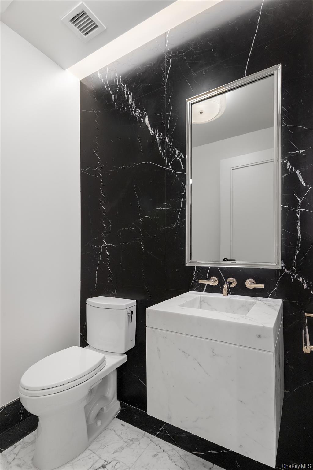 25 Park Row Unit: 34B