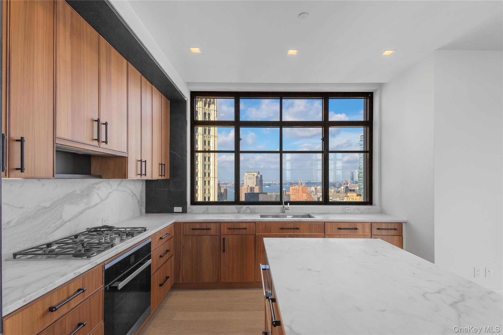 25 Park Row Unit: 34B