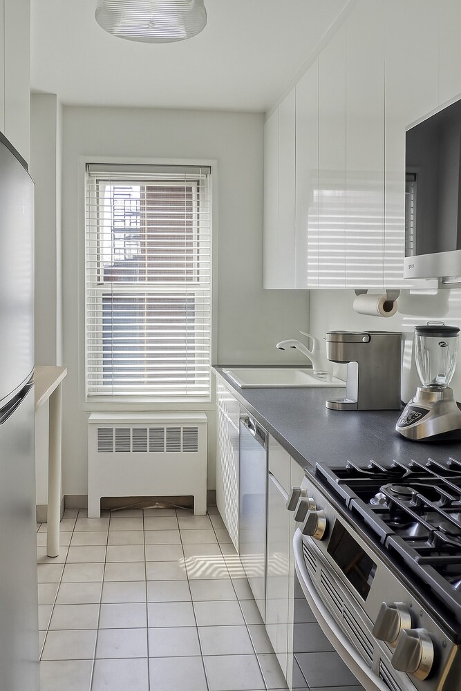 33 GREENWICH Avenue 6K