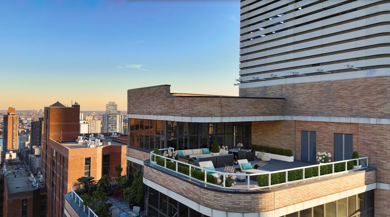 181 E 90th Street PH-32A