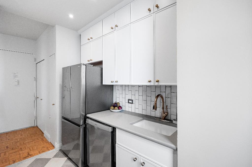 99 John Street 2109