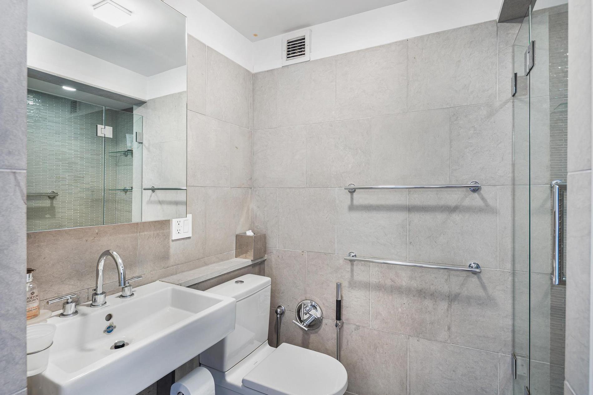 255 E 49th Street 30-ABC