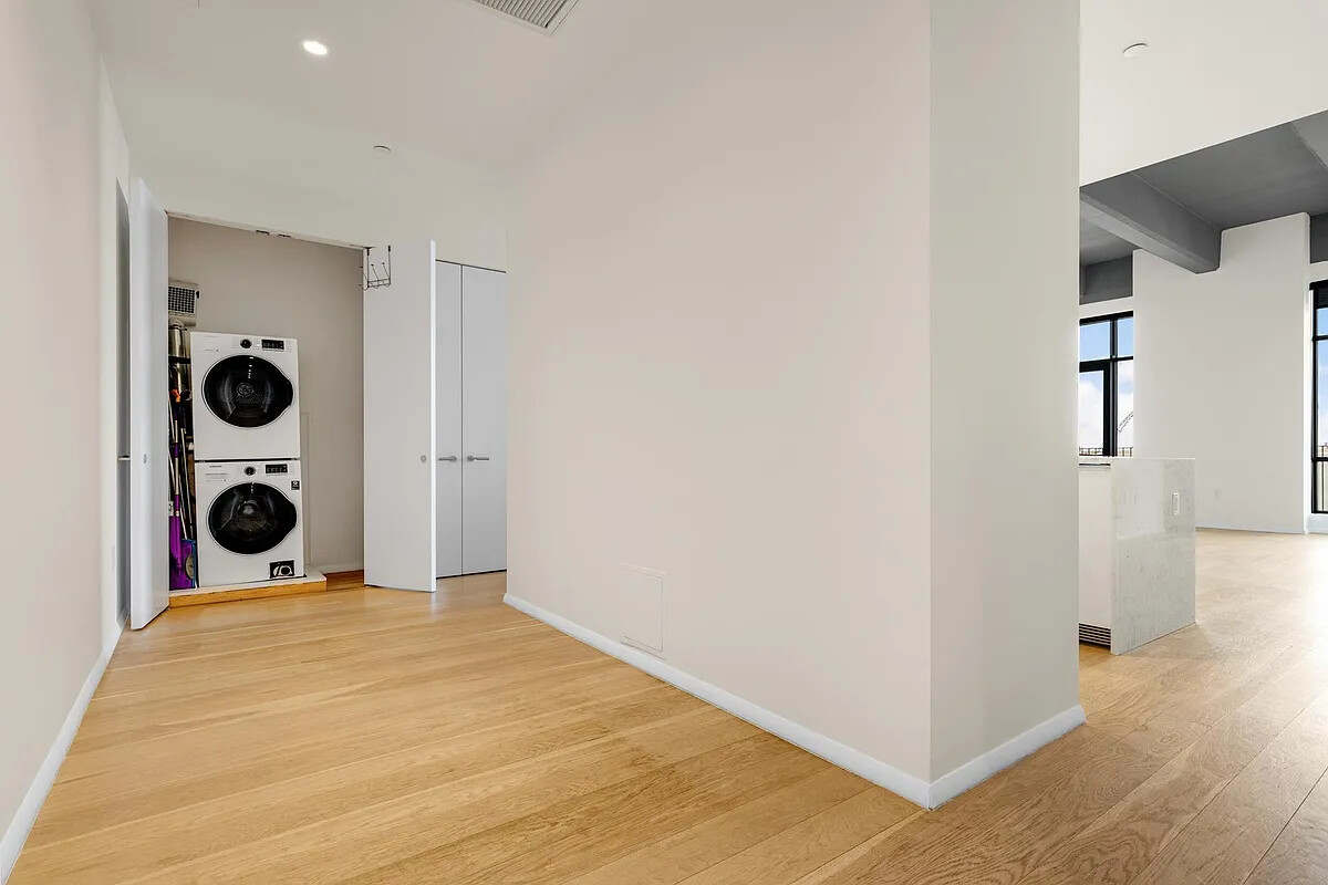 160 Imlay Street 3-B2