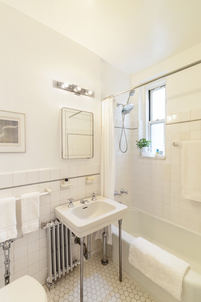 310 W 55TH Street 6H