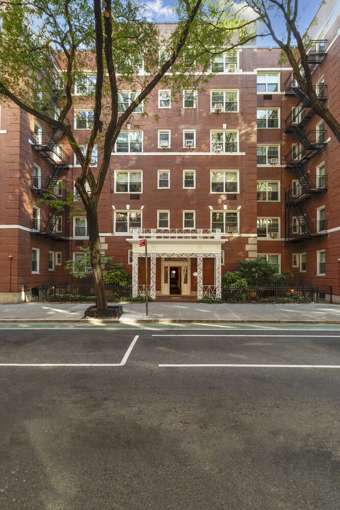 310 W 55TH Street 6H