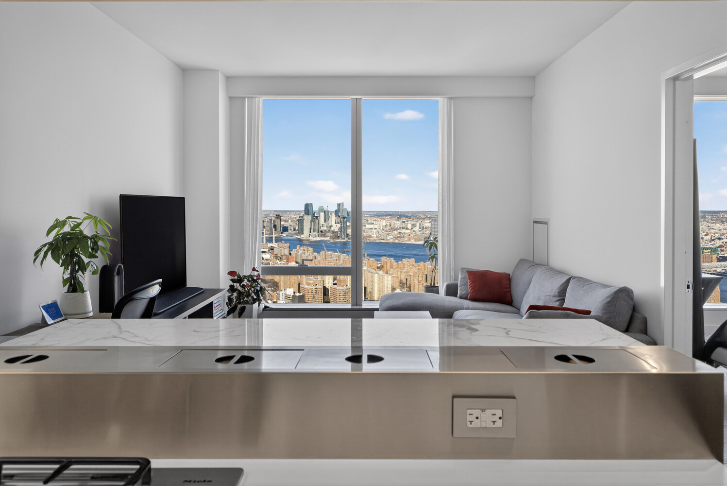 252 SOUTH Street 64G