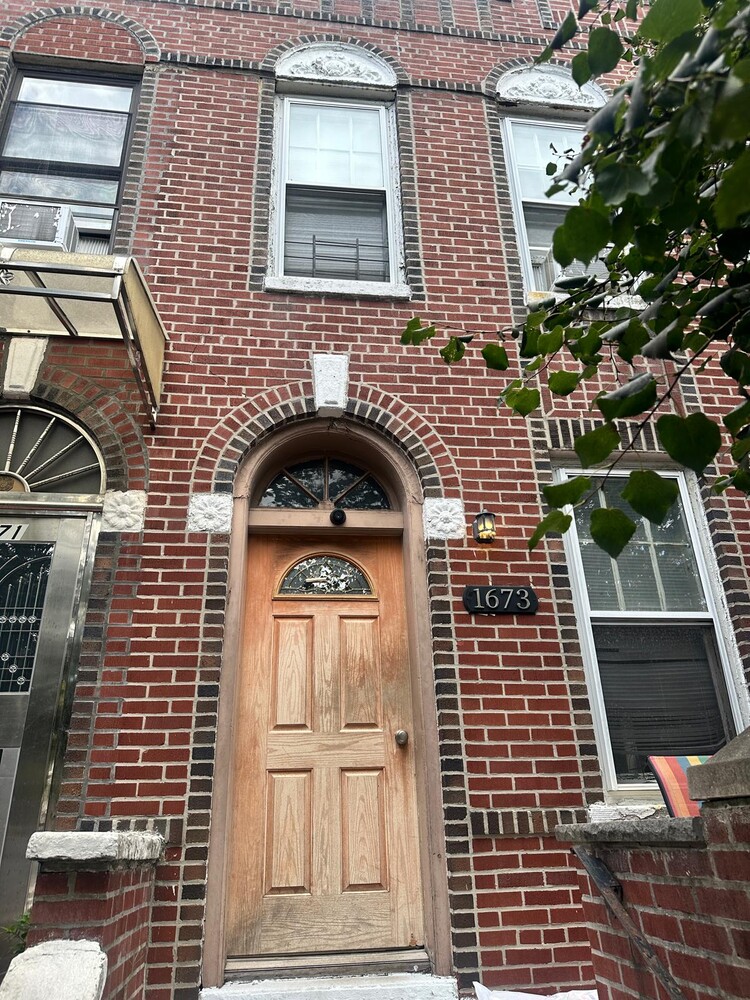 1673 66TH Street