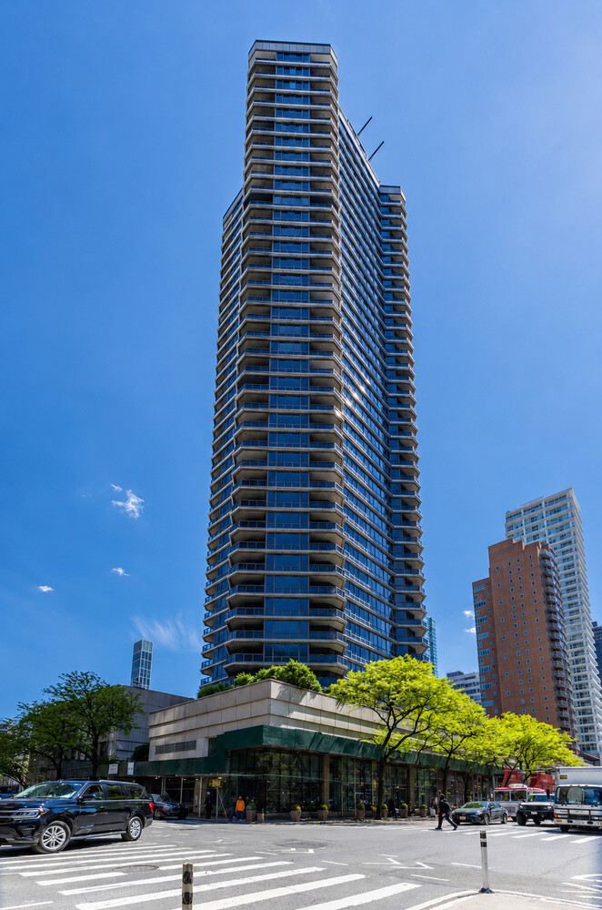 200 E 61ST Street 35B
