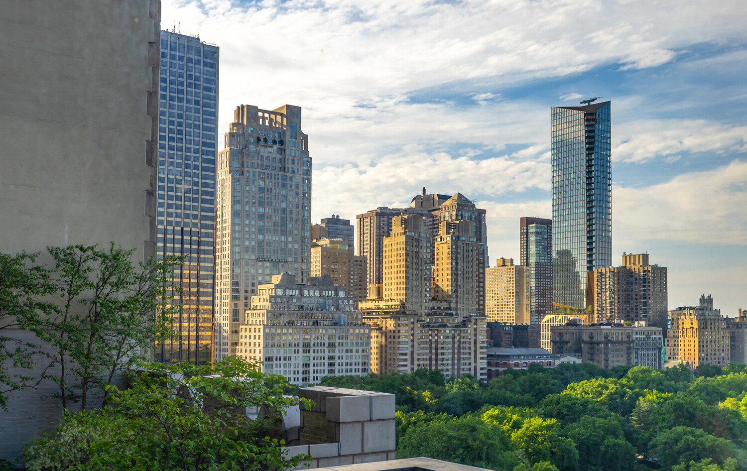 160 CENTRAL Park S 1607