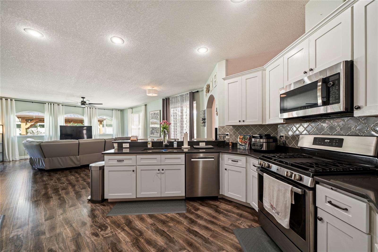 1447 STETSON DR