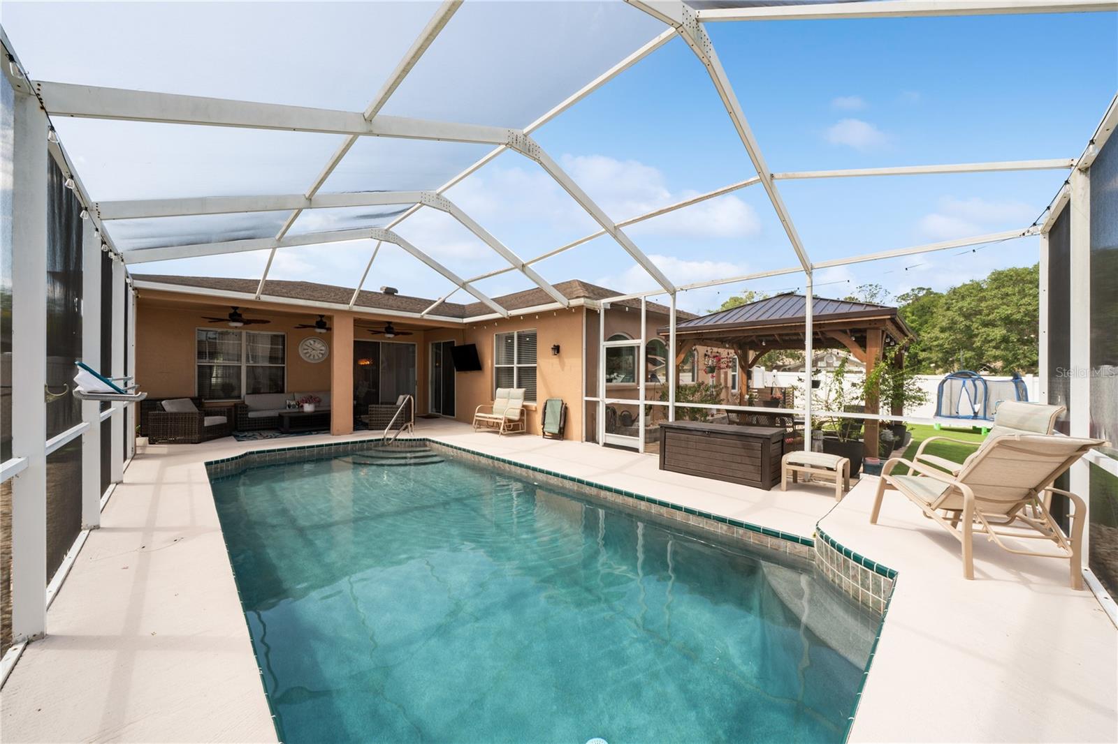 1447 STETSON DR