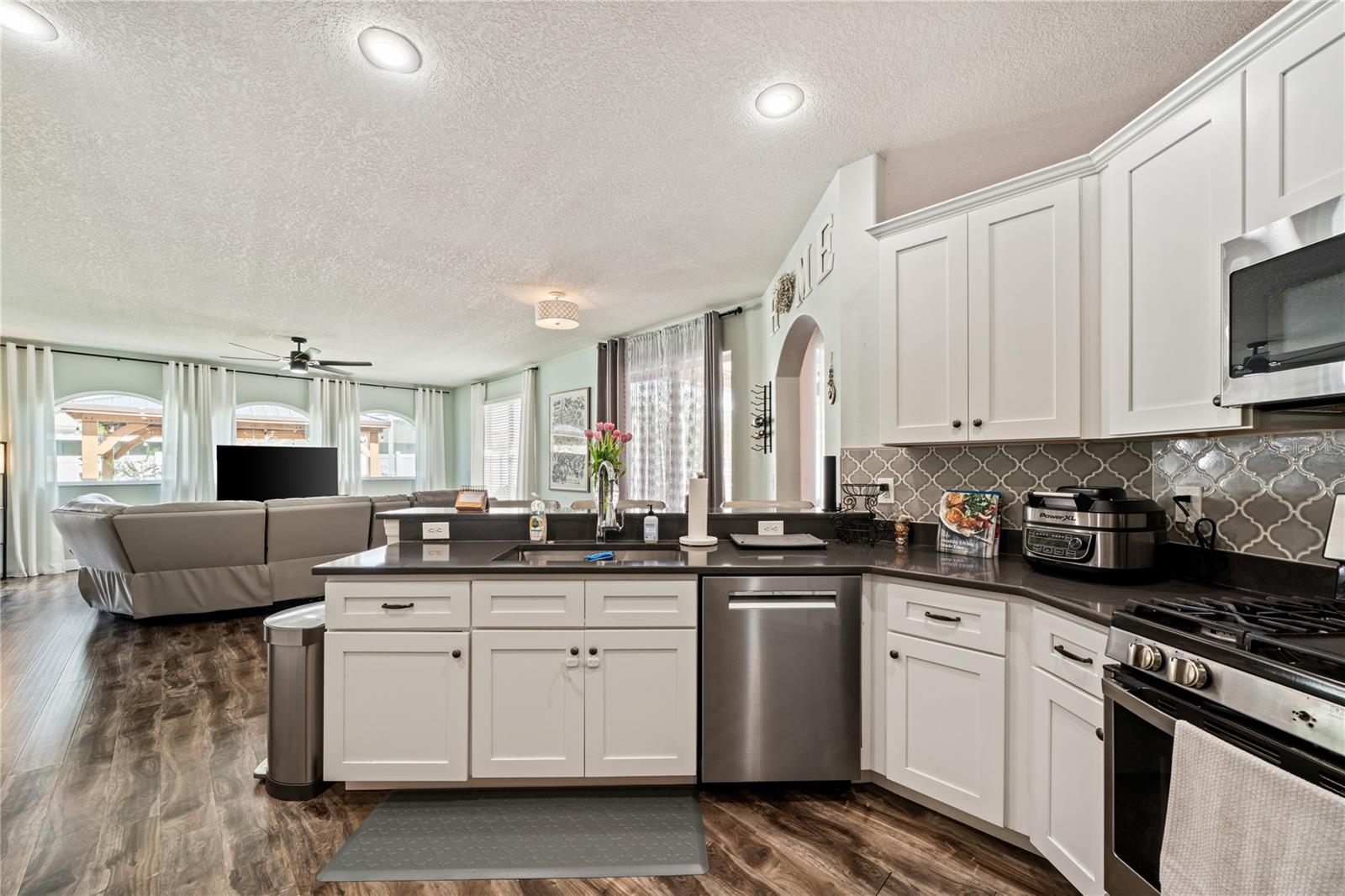 1447 STETSON DR