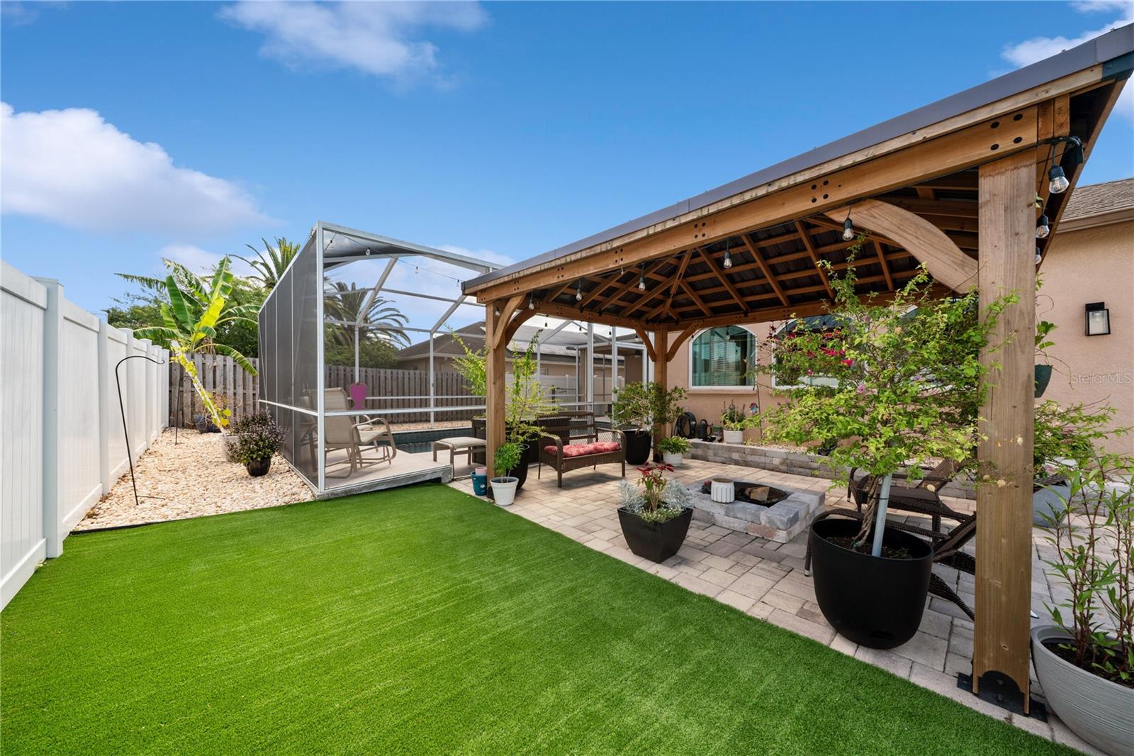 1447 STETSON DR