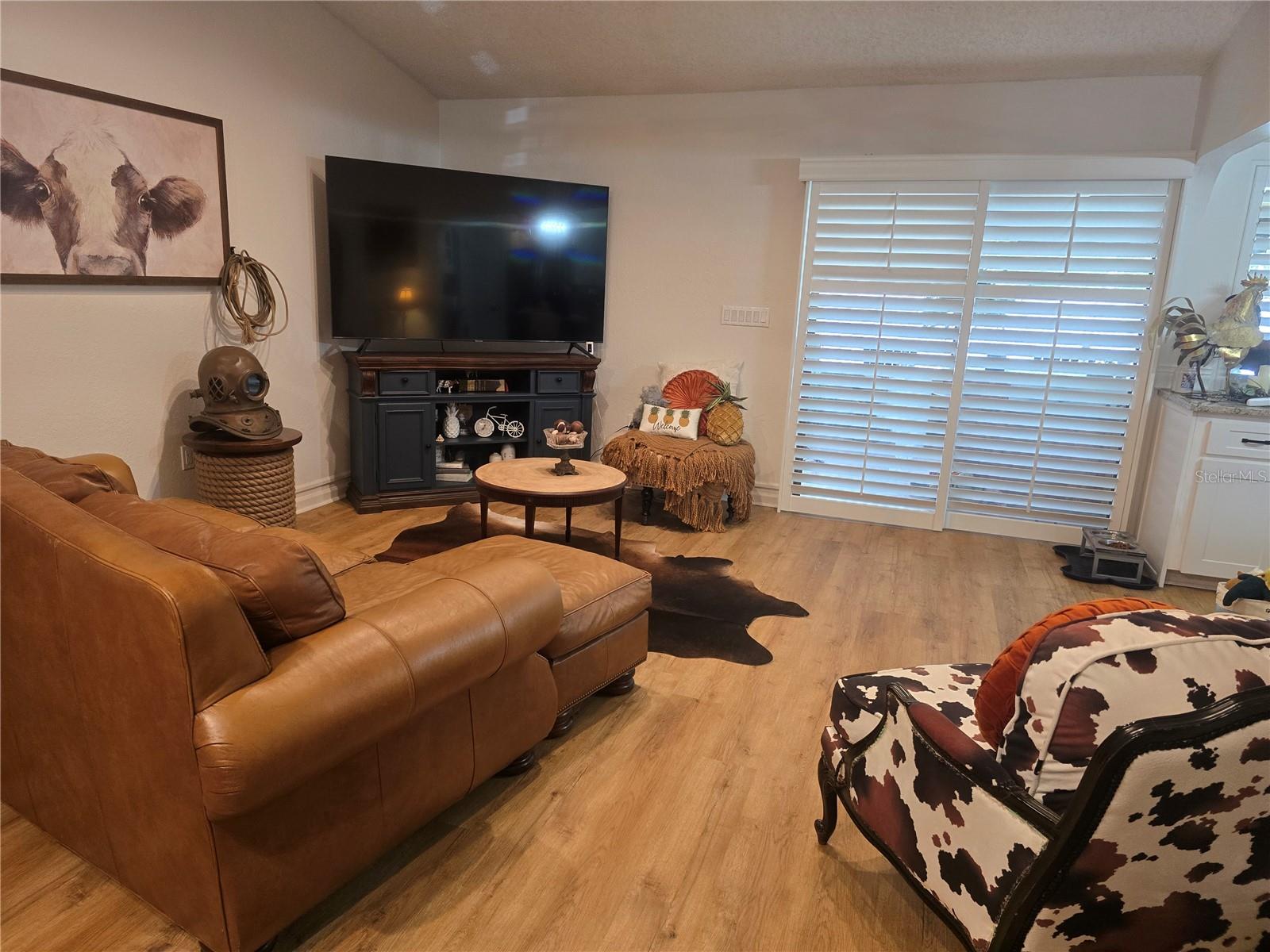 1404 RED OAK DR