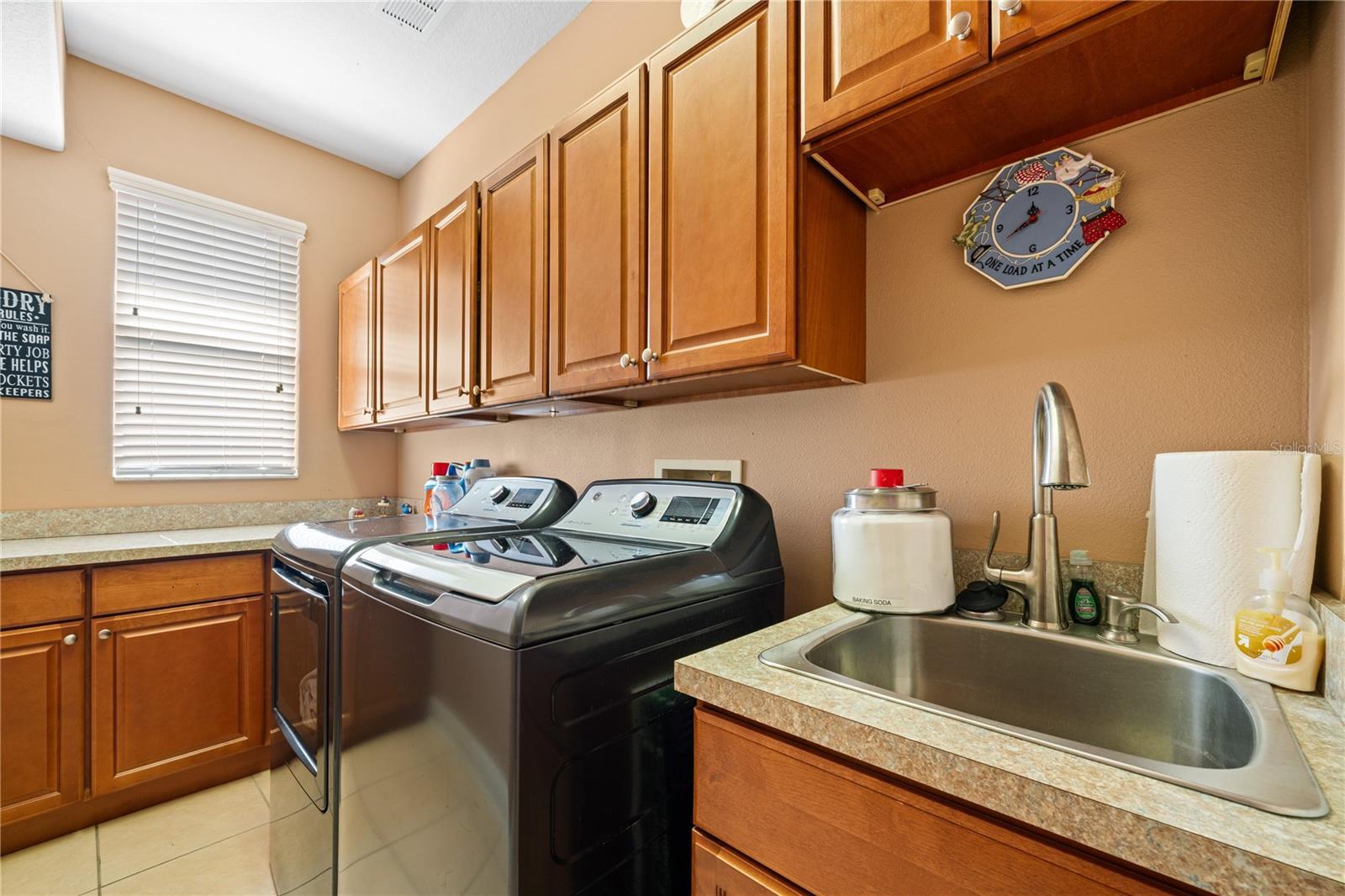 1615 BEACONSFIELD DR