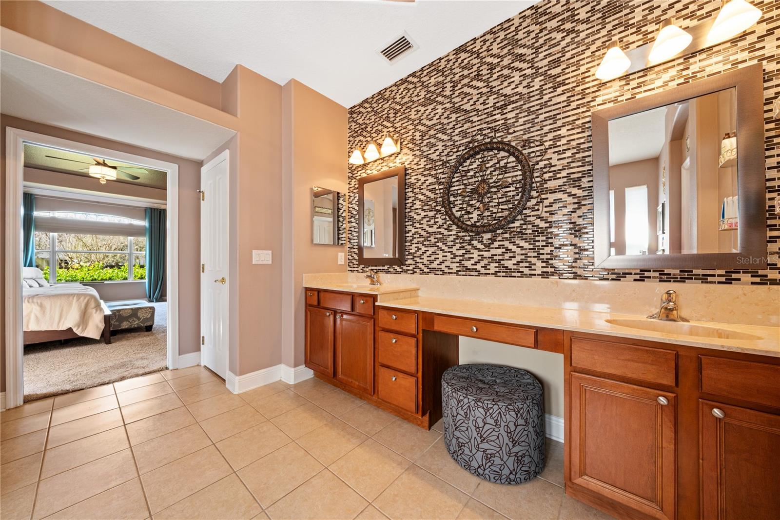 1615 BEACONSFIELD DR