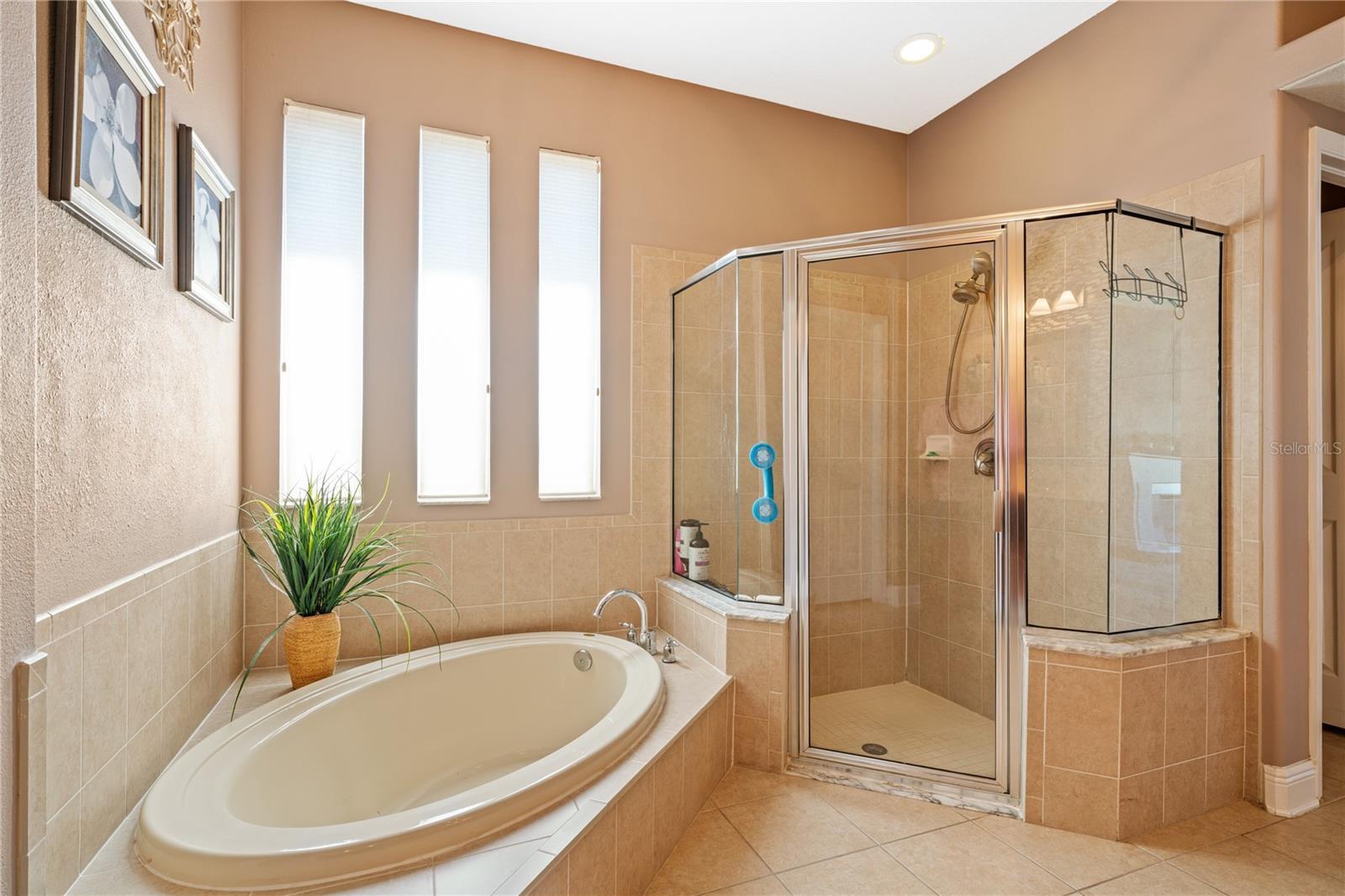 1615 BEACONSFIELD DR