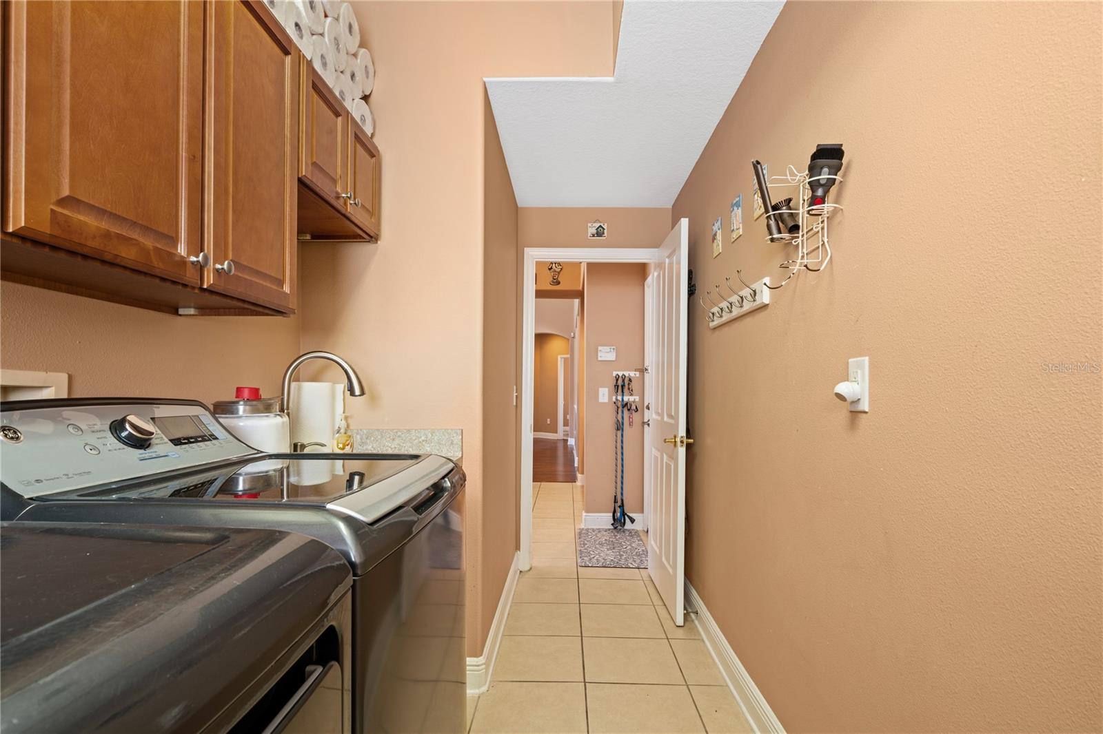 1615 BEACONSFIELD DR