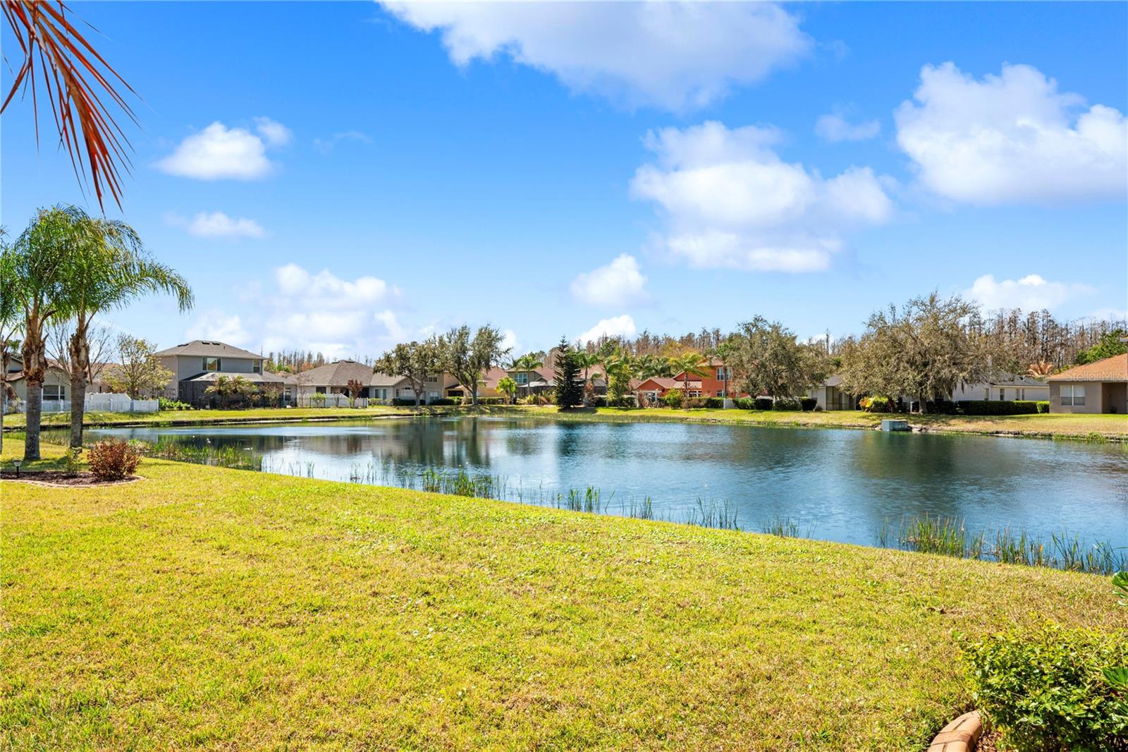 1615 BEACONSFIELD DR